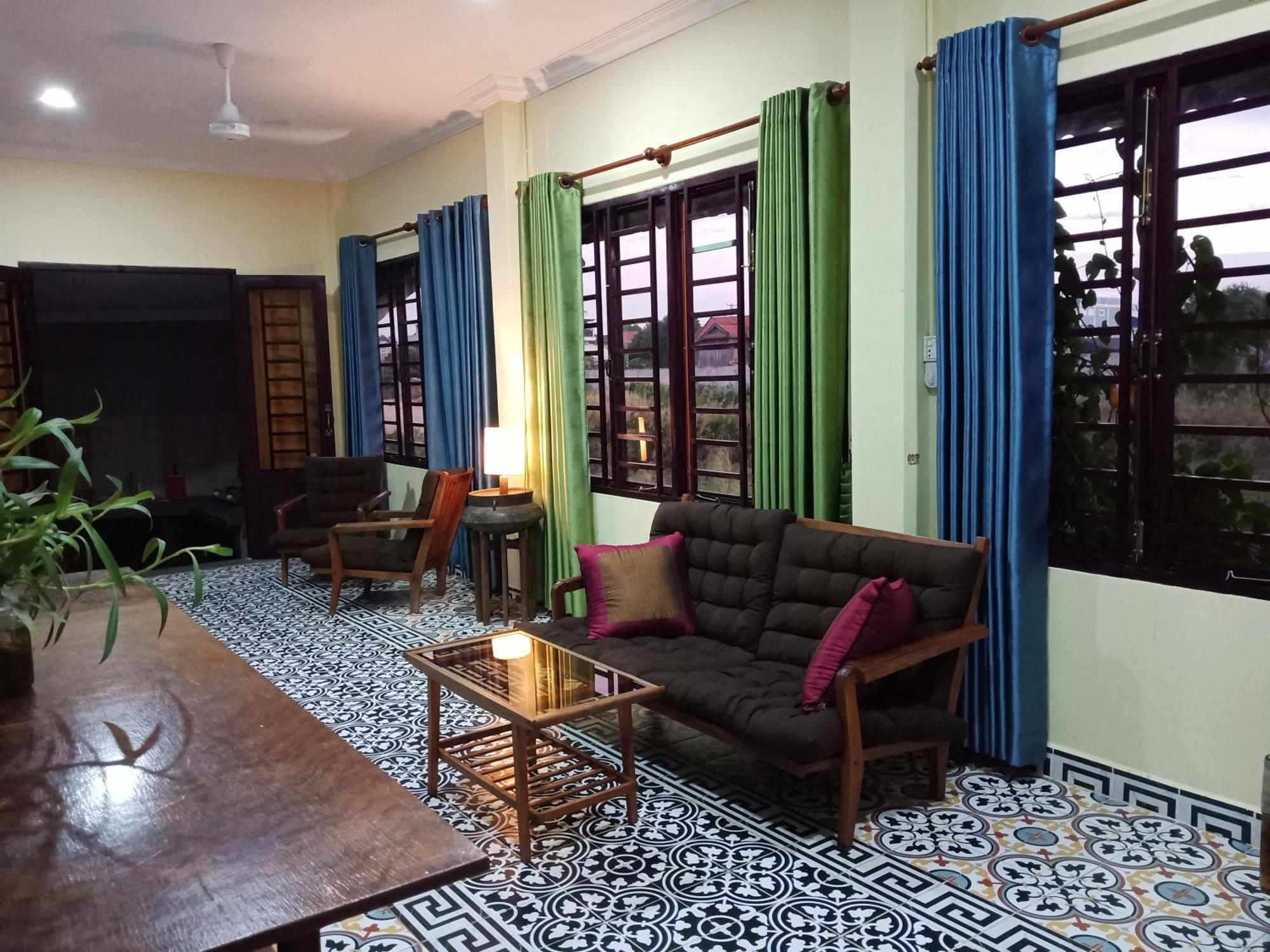 Silk Island Homestay Пном Пен Екстериор снимка