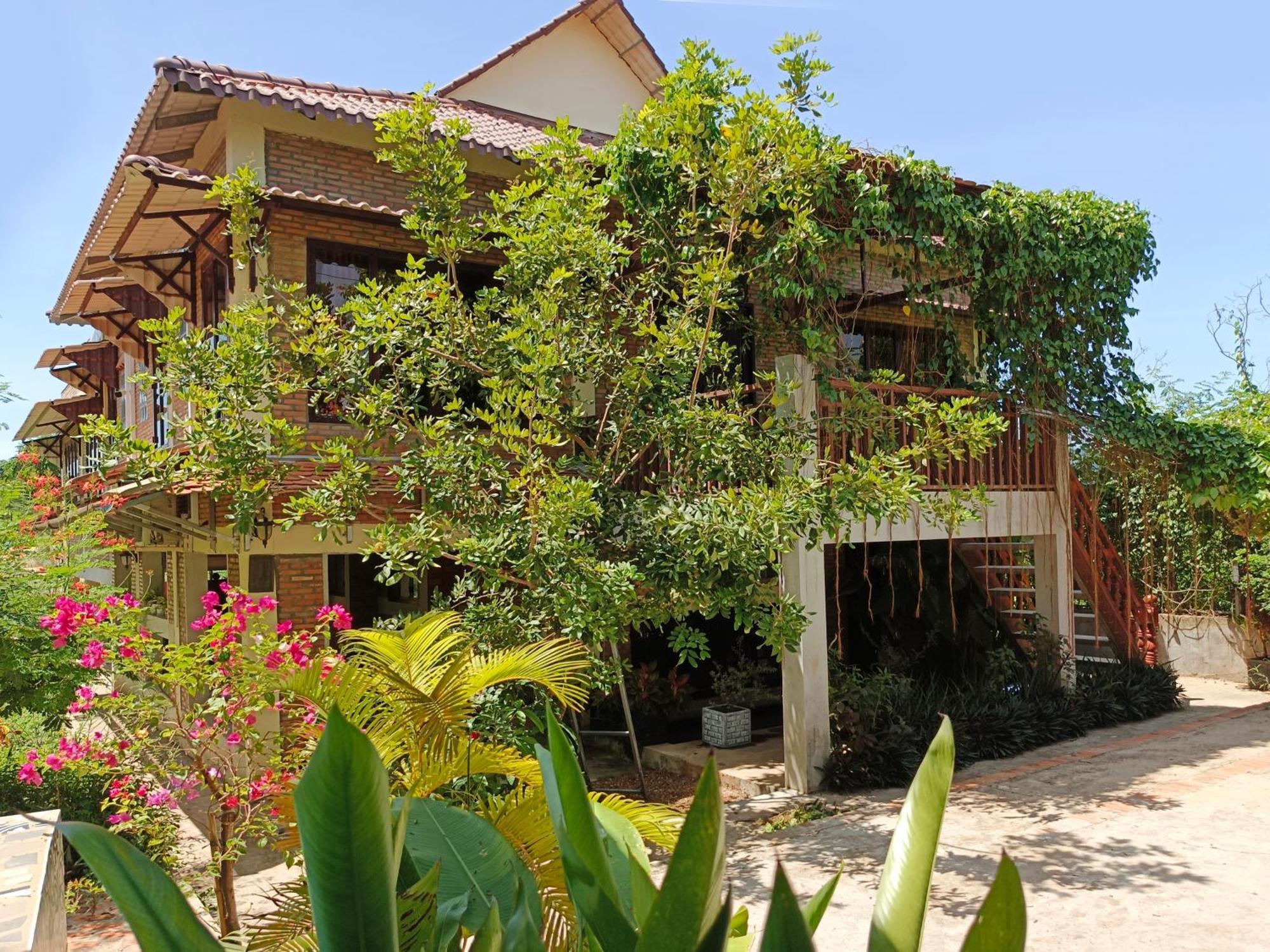 Silk Island Homestay Пном Пен Екстериор снимка