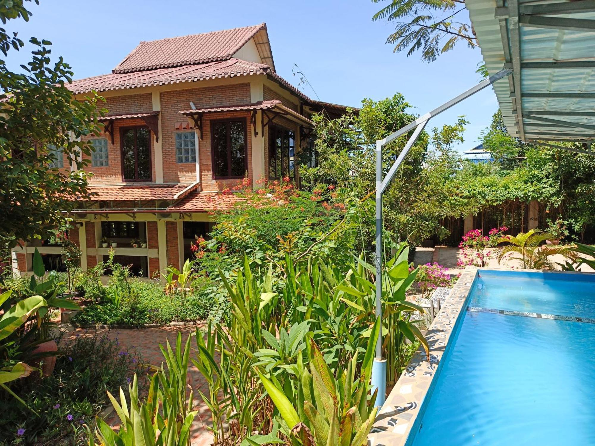 Silk Island Homestay Пном Пен Екстериор снимка